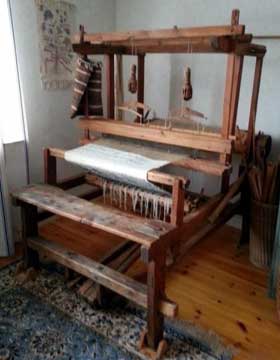 old 4-shaft counterbalance loom