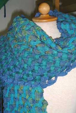 bumpy shawl in double layers